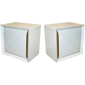 Frigerio 1970s Italian Pair of White Lacquered Wood Side Tables / Nightstands