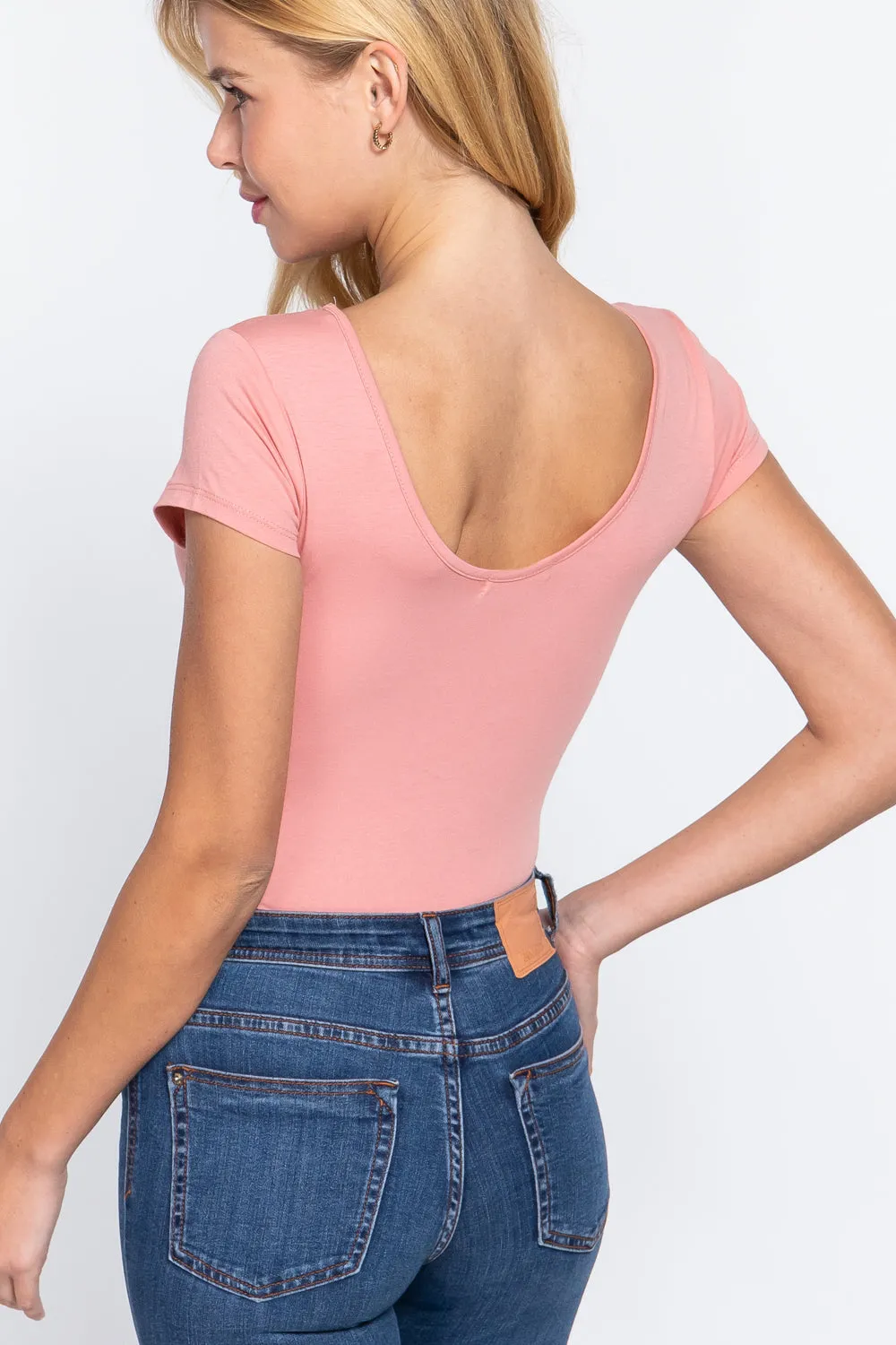 SHORT SLEEVE SCOOP NECK BODYSUIT