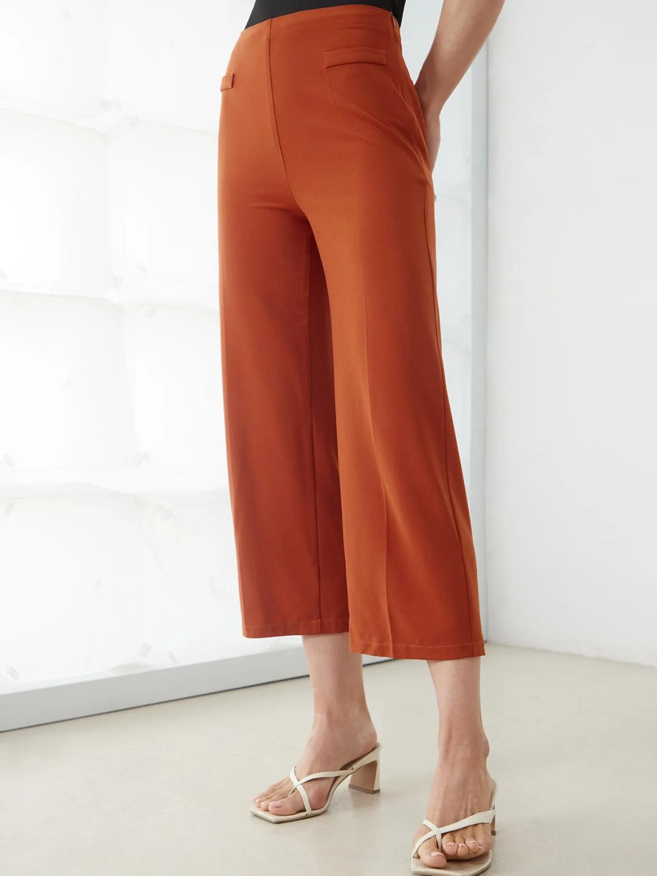 Straight Leg Cropped Pants