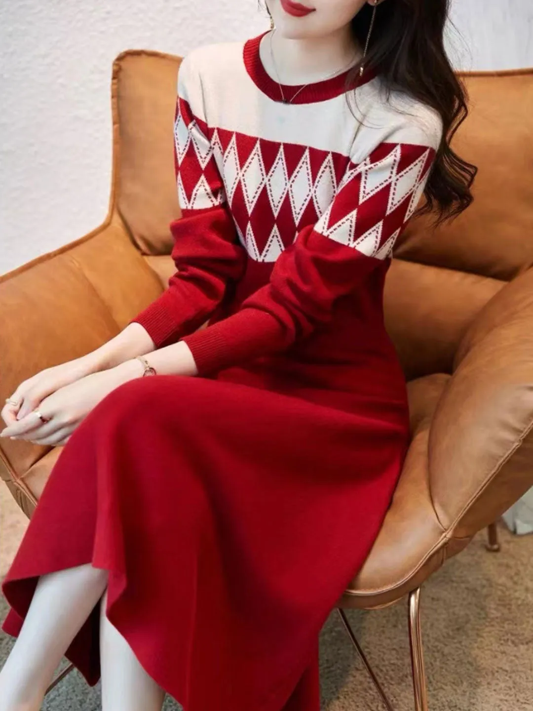 Trinity Elegant Crew Neck Contrast Knitted Dress